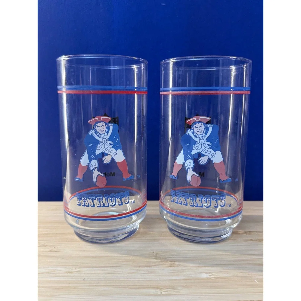 Vintage New England Patriots Mobil NFL Glasses Set of 2 Pat Patriot Logo